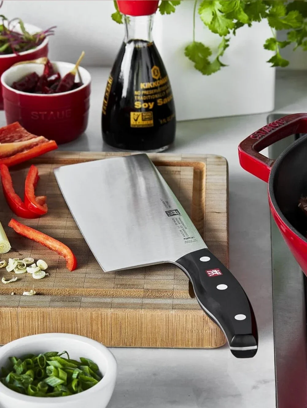 ZWILLING Twin Signature 7-inch Chinese Vegetable Cleaver, Razor-Sharp.